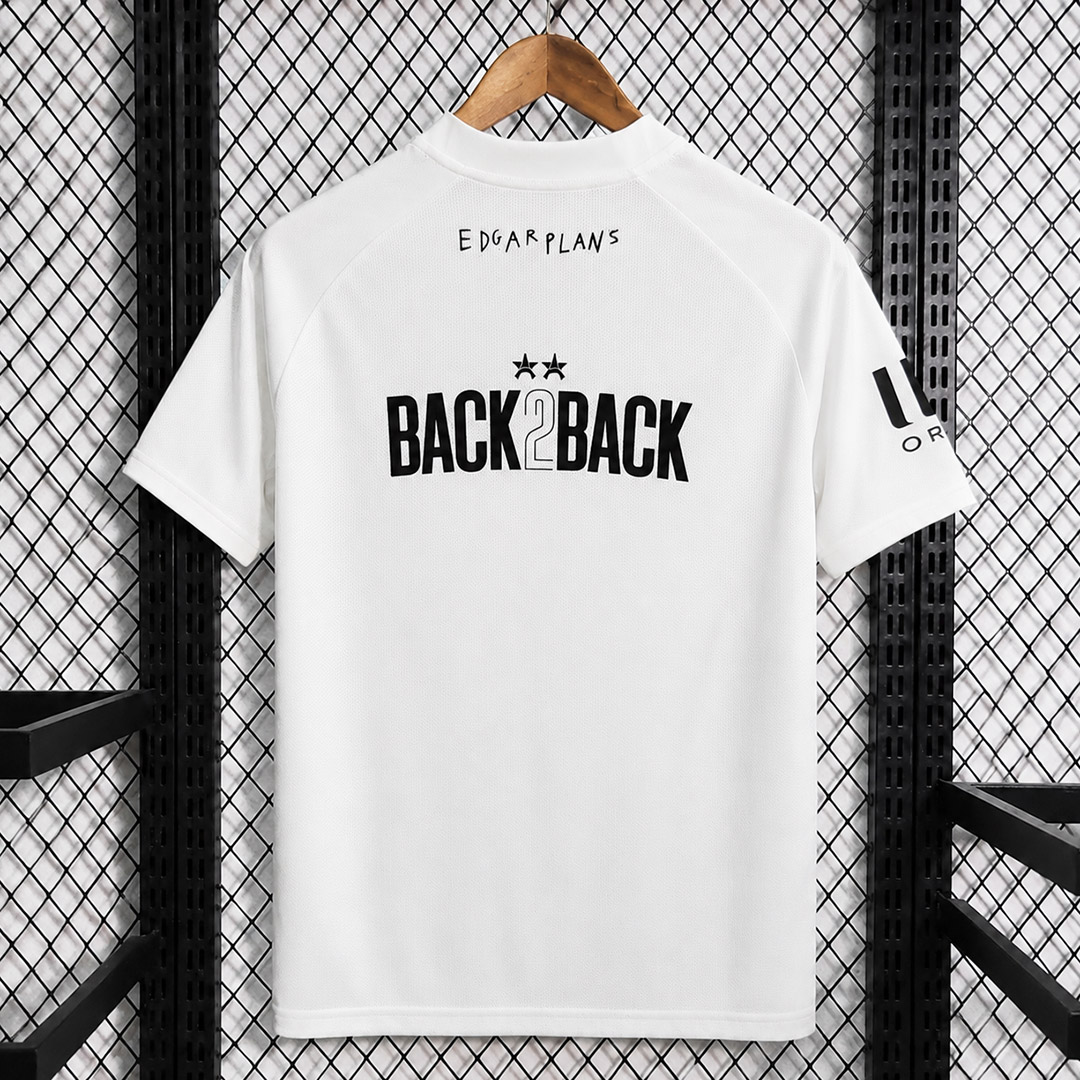 Zadnja strana: 25/26 Paris Saint-Germain Champions Art by Edgar Plans Version Soccer Jersey